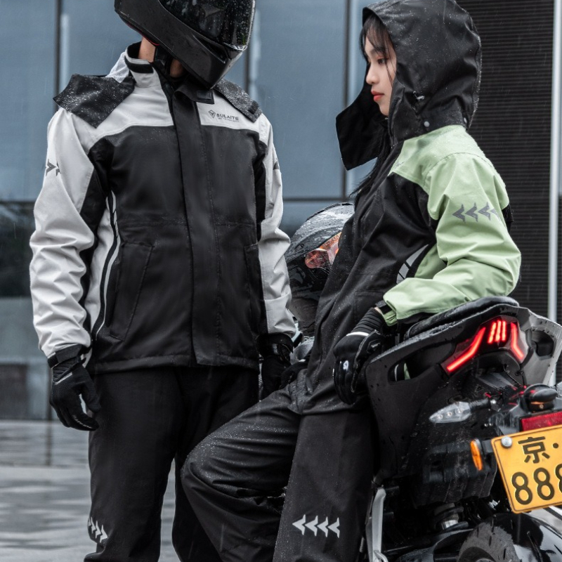 Completo Impermeabile per Moto - Cycling Commute In Rain recensione e prezzo